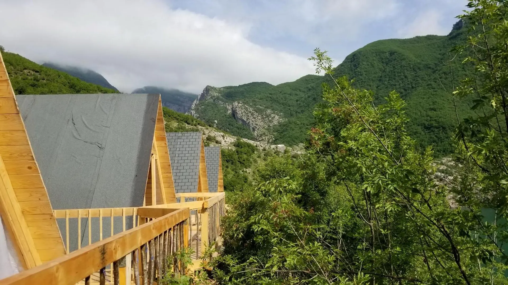 Twin Villas Komani Lake Konukevi